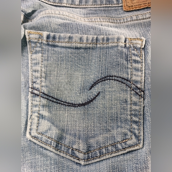2/$30 LEVI STRAUSS Light Blue acid wash Vintage Lowrise Boot cut Jeans (#1,032) - Picture 6 of 8